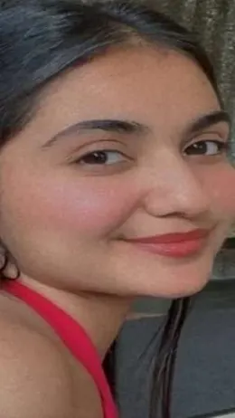 Watch girlfriend slipping boobs show in bra viral video, exposed nipples