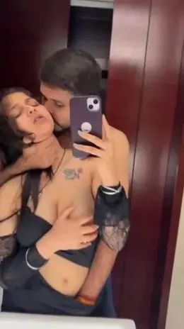 Watch Insta Model Isha Modi Boobs Out and Pussy Eaten by Boyfriend ~ Fully Exposed