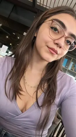 Hot Indian NRI babe's leaked nude selfshot pics and videos