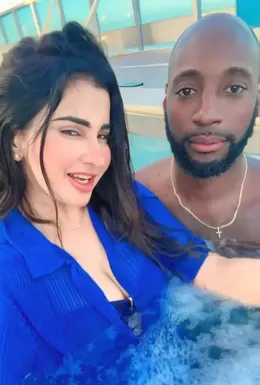 Famous Instagram model Meetii Kalherg giving blowjob and hard fucked by her black boyfriend