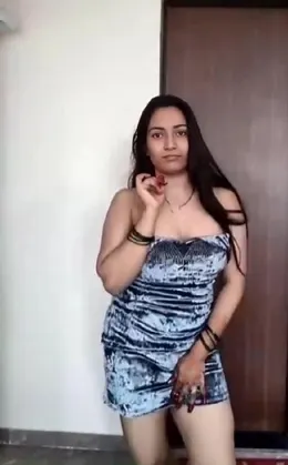 Hot Desi Girl Strips Fingers Herself and Dances Naked on StripChat