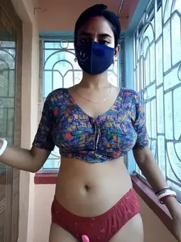Desi Bhabhi Big Boobs and Ass Twerk Watch Her Shake and Tease with Horny Moves