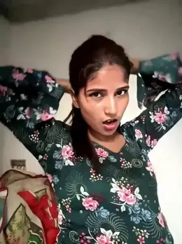 Desi Village Girl Nude Big Boobs and Asshole On Display with Horny Moves