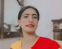 Cute Slim Paki Snapchat Babe Boobs and Ass Twerk in Bathroom