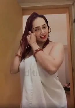 Watch Aditi Misrty Leaked Video Towel Slip & Nude Dance in Bathroom