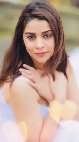 Watch Anara Gupta Shows Off Big Boobs with Horny Moves in Leaked Video