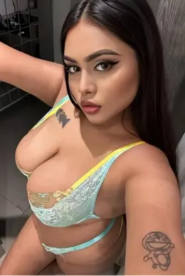 Famous Chubby Model Oasi Das Shows Huge Boobs And Rubs Wet Pussy