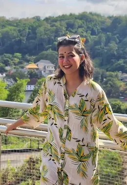 Bangladeshi Girl Tasnuva Ashraf Gives Hard Blowjob to BF in Hotel Room