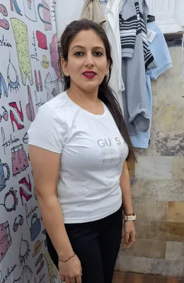 Horny Desi Bhabhi Exclusive Tease Changing Clothes and Nude Saree Striptease