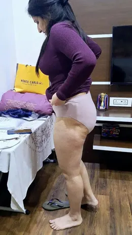 Horny Desi Bhabhi Exclusive Tease Changing Clothes and Nude Saree Striptease