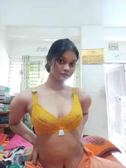 Delhi Girl Viral Tease Horny Sexy Girl Shows Juicy Melons and Private Parts