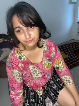 Bhabhi in Saree Shows Wet Pussy on Video Call