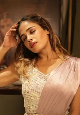 Fashion Model Goes Topless Showing Perfect Boobs