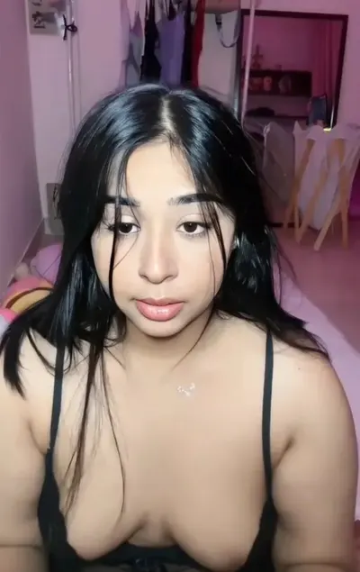 Watch Natasha Accidentally Shows Nipples on Tango Live