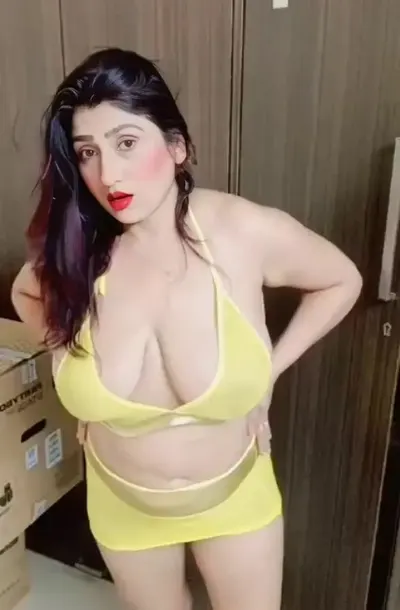 Soniya Sonu dancing nude and twerking her big ass in see