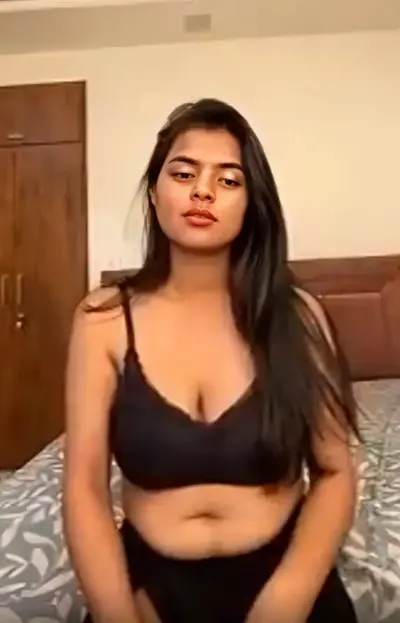 Emmy kapoor showing boobs, pussy, ass and stretching asshole on StripChat live