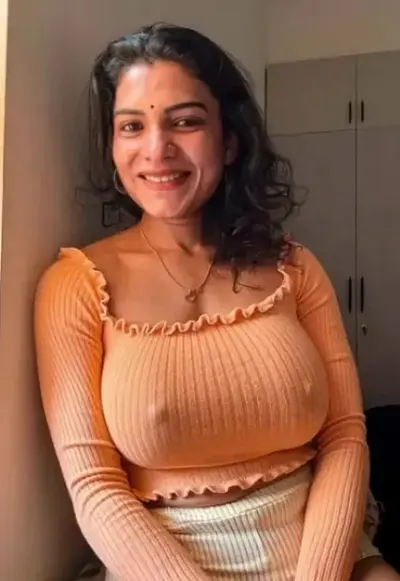 Hot Instagram model Resmi Nair giving blowjob and handjob to masked guy in live show