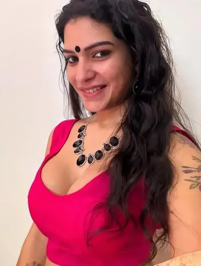 Resmi Nair Mallu Model Rubbing Her Pussy and Fucking Herself with Dildo