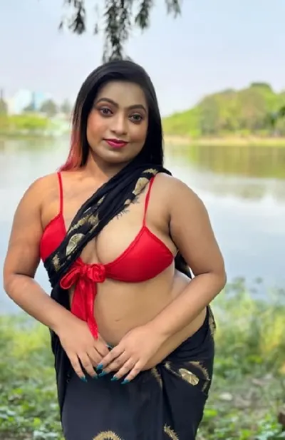 Puja Roy aka Barbie Bong Model Sucks Cock and Gets Pounded Hard by Boyfriend.