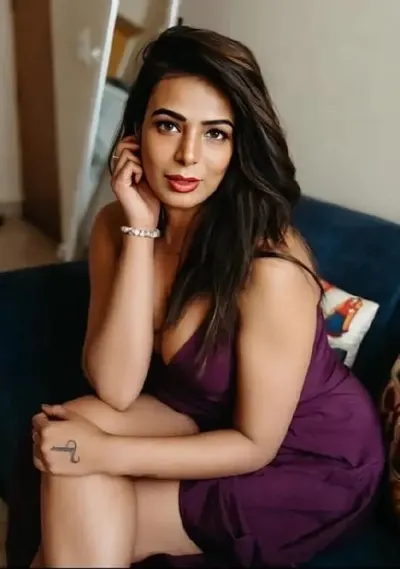 Hot Girl Topless Boobs Showing Through Saree in Premium Photoshoot