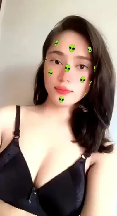 Hot College Girl Sends Nudes in Bikini to Boyfriend Leaked Clips