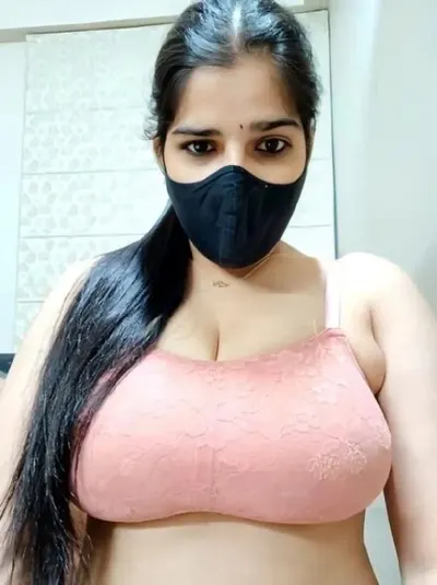 Desi Bhabhi Teasing In Bikini With Boyfriend Showing Big Boobs And Ass