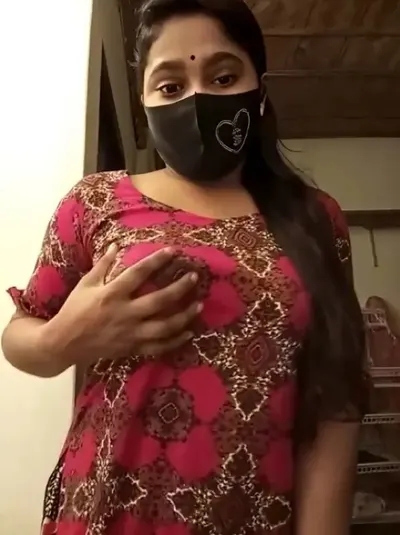 Sexy Indian Girl Shows Big Boobs and Horny Moves Fully Nude