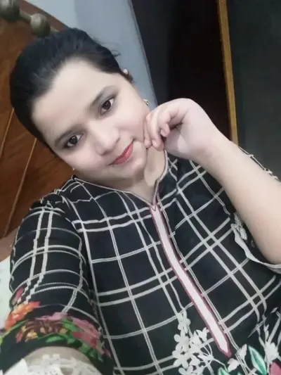 Pakistani Chubby Bhabhi Shows Huge Boobs & Broad Pussy - Stripping Down Fully Nude