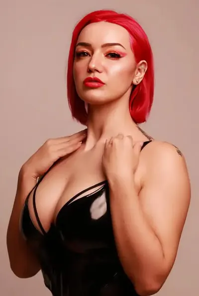 Olly Esse Accidentally Showing Her Boobs While Changing Clothes Exclusive Clip