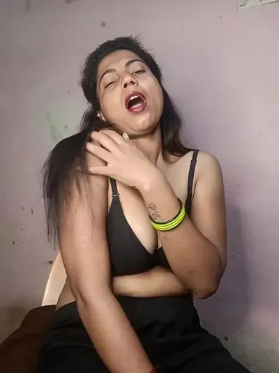 Kajal Stripping and Rubbing Her Pussy Big Tits Moaning Cam Show