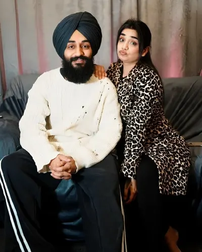 Kulhad Pizza Couple Leaked Sex Tape With Loud Desi Moaning