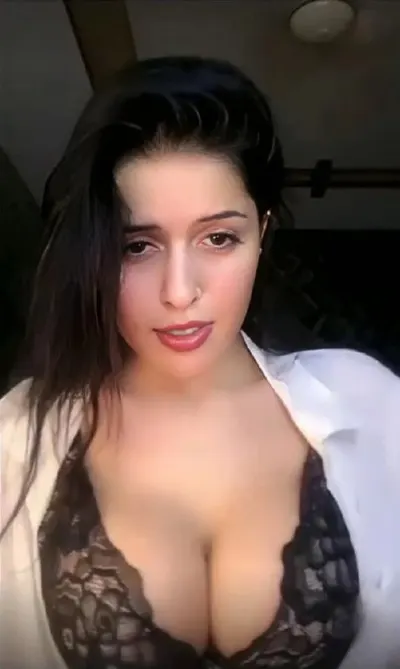 Sexy Big Tits Girl Squeezing Boobs on Tango Live